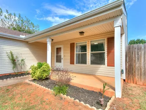 Exterior - 1209 Briar Patch Way, Norman, OK 73071 photo 3 of 7