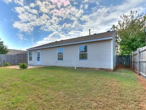 Exterior - 1209 Briar Patch Way, Norman, OK 73071 photo 7 of 7