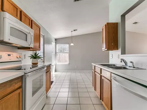 Kitchen - 1209 Briar Patch Way, Norman, OK 73071 photo 1 of 6
