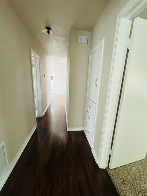 Entry Way - 1038 E Walnut St, Altus, OK 73521 photo 1 of 1