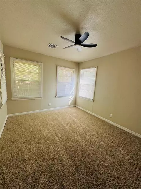 Bedroom - 1038 E Walnut St, Altus, OK 73521 photo 1 of 2
