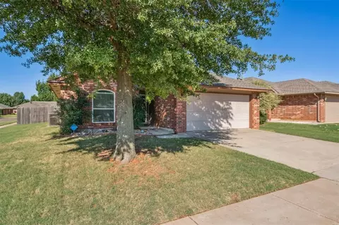 521 Apache Gate Dr, Yukon, OK 73099 photo 2