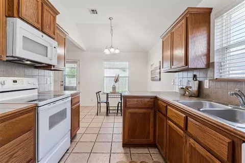 521 Apache Gate Dr, Yukon, OK 73099 photo 18