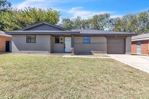 1021 Vickie Dr, Del City, OK 73115