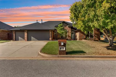 8728 NW 116th St, Oklahoma City, OK 73162
