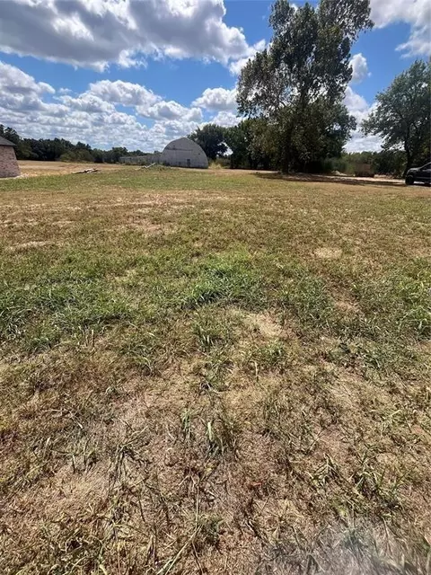 42797 Garretts Lake Rd, Shawnee, OK 74804