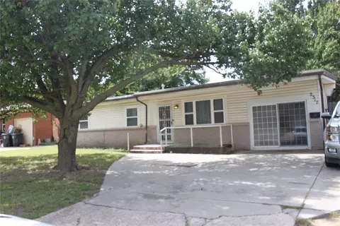 2317 N Redmond Ave, Bethany, OK 73008