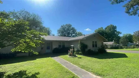 501 SE Ave J Ave, Idabel, OK 74745