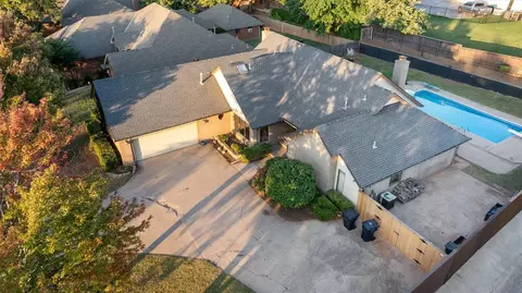 11824 Autumn Leaves, Oklahoma City, OK 73170