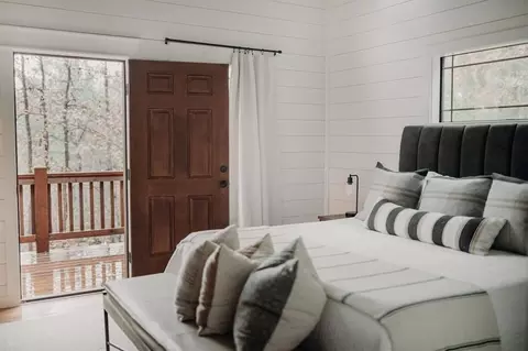 Bedroom - 266 Hickory Leaf Trl, Broken Bow, OK 74728 photo 2 of 4