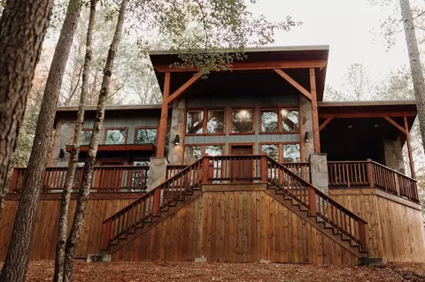 266 Hickory Leaf Trl, Broken Bow, OK 74728