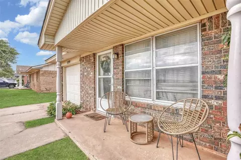 Exterior - 1229 E Ridgecrest Rd, Altus, OK 73521 photo 3 of 4