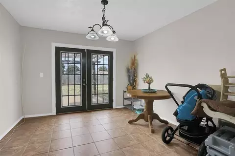 Entry Way - 1229 E Ridgecrest Rd, Altus, OK 73521 photo 2 of 3