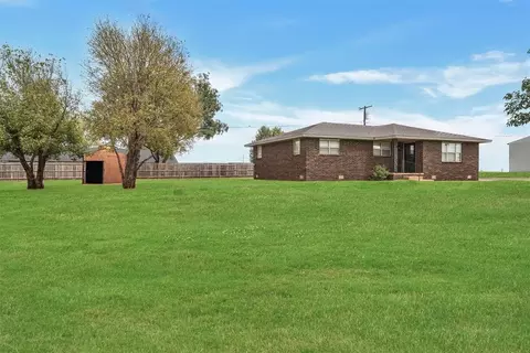 1101 Smith St, Hammon, OK 73650 photo 2