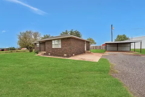 1101 Smith St, Hammon, OK 73650 photo 3