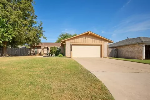 2908 S Rankin St, Edmond, OK 73013