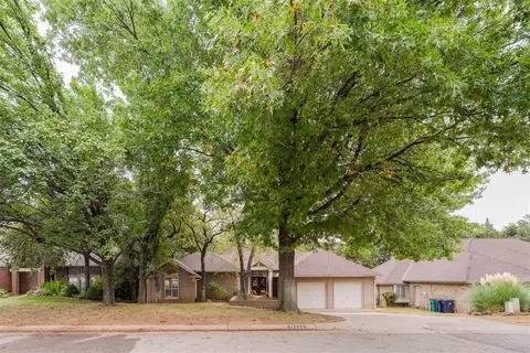 13500 Fox Creek Dr, Oklahoma City, OK 73131