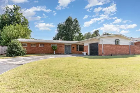 2608 Kings Way, The Village, OK 73120