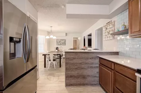 Kitchen - 2308 Fox Ave, Moore, OK 73160 photo 4 of 4