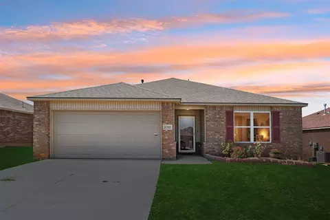 9705 High Noon Rd, Yukon, OK 73099