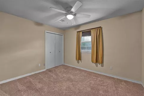Bedroom - 701 Hayes St, Altus, OK 73521 photo 3 of 7