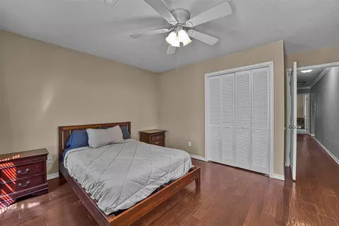Bedroom - 701 Hayes St, Altus, OK 73521 photo 6 of 7