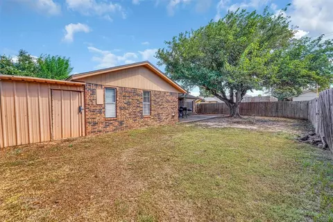 Exterior - 701 Hayes St, Altus, OK 73521 photo 7 of 7