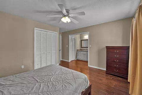 Bedroom - 701 Hayes St, Altus, OK 73521 photo 7 of 7