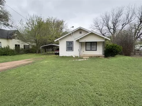 313 N Colorado Ave, Mangum, OK 73554