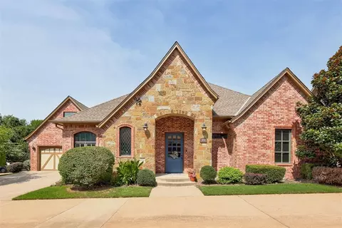 1034 Villas Creek Dr, Edmond, OK 73003