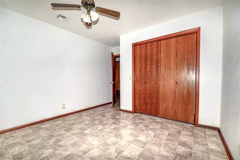 Bedroom - 511 W 5th St, Stroud, OK 74079 photo 3 of 3