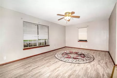 Living - 511 W 5th St, Stroud, OK 74079 photo 2 of 3