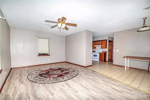 Living - 511 W 5th St, Stroud, OK 74079 photo 1 of 3