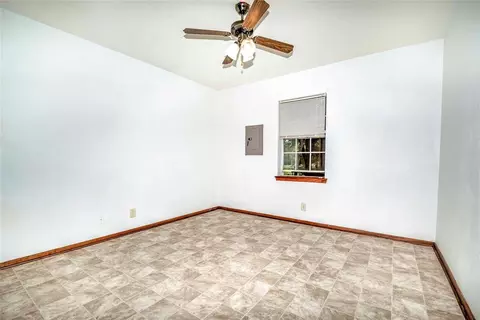 Bedroom - 511 W 5th St, Stroud, OK 74079 photo 1 of 3