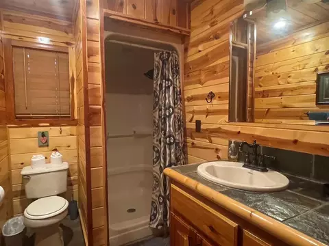 Bath - 616 Southern Hills Rd, Broken Bow, OK 74728 photo 1 of 2