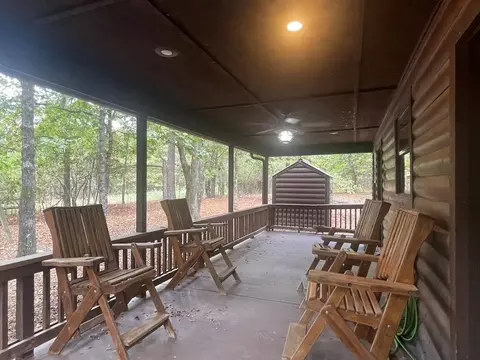 Exterior - 616 Southern Hills Rd, Broken Bow, OK 74728 photo 4 of 9