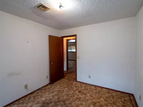 Bedroom - 2222 7th St, Prague, OK 74864 photo 7 of 9