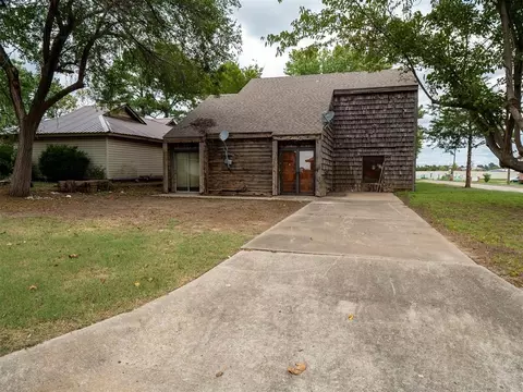 2222 7th St, Prague, OK 74864