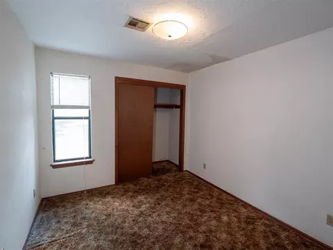 Bedroom - 2222 7th St, Prague, OK 74864 photo 8 of 9