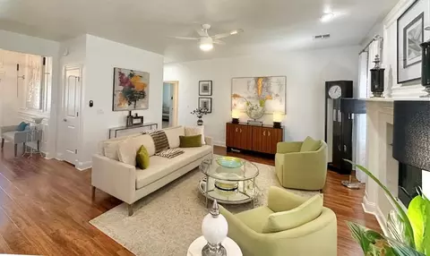 Living - 904 Sheryl Ln, Altus, OK 73521 photo 1 of 2