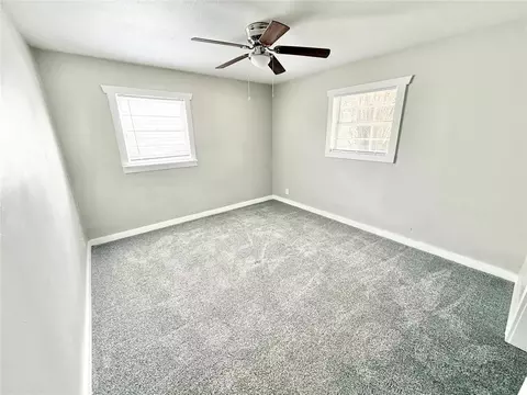 Bedroom - 915 E Hickory St, Altus, OK 73521 photo 2 of 5