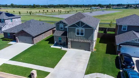 808 St James Pl, Newcastle, OK 73065