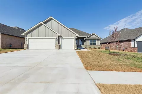 1914 Hollow Crest Ct, Norman, OK 73071