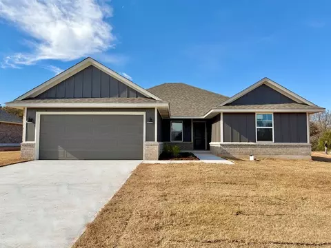 4608 Lincoln Lndg, Harrah, OK 73045