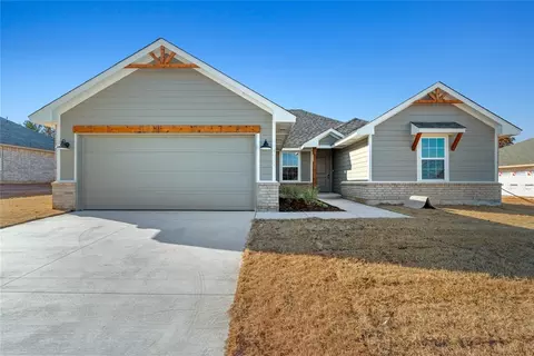 4632 Lincoln Lndg, Harrah, OK 73045