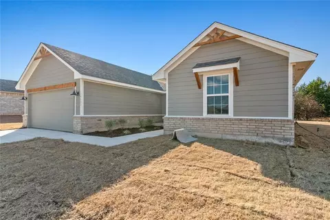 4632 Lincoln Lndg, Harrah, OK 73045