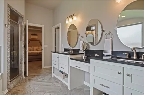 Bath - 7200 Thunder Canyon Ave, Edmond, OK 73034 photo 3 of 8