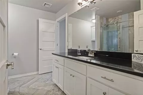 Bath - 7200 Thunder Canyon Ave, Edmond, OK 73034 photo 6 of 8
