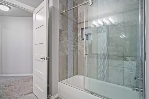 Bath - 7200 Thunder Canyon Ave, Edmond, OK 73034 photo 7 of 8