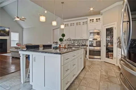 Kitchen - 7200 Thunder Canyon Ave, Edmond, OK 73034 photo 6 of 6